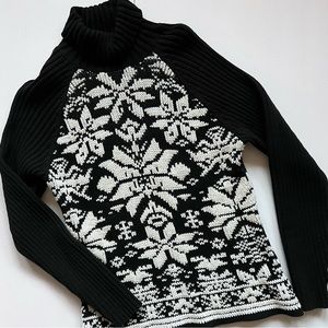 St. John’s Bay Women Snowflakes Sweater Black and White Cotton Blend Size M-L